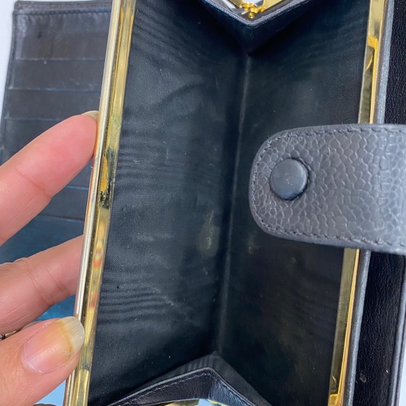CC Chanel caviar bifold wallet - Picture 5 of 9
